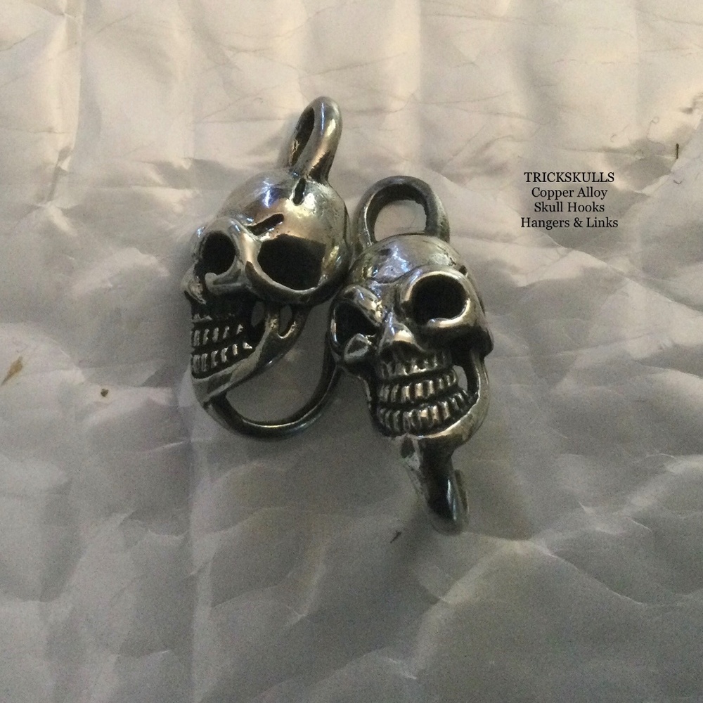 Skull Hooks Copper Alloy Hooks Links Lot of 2 Silver Skulls Hook Link DIY Crafts